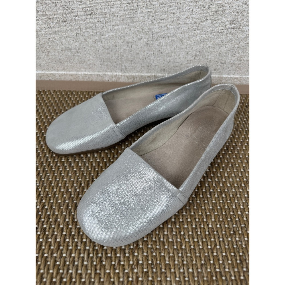 Aerosoles Mr. Softee Slip-On Flats Size 8.5 Silver Metallic Unworn